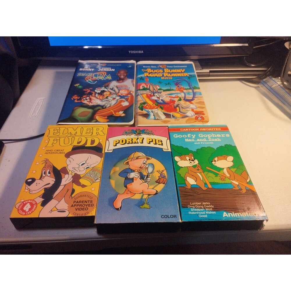 Looney Tunes Lot Of 5 VHS. Space Jam, Elmer Fudd, Porky Pig, Goofy Gophers